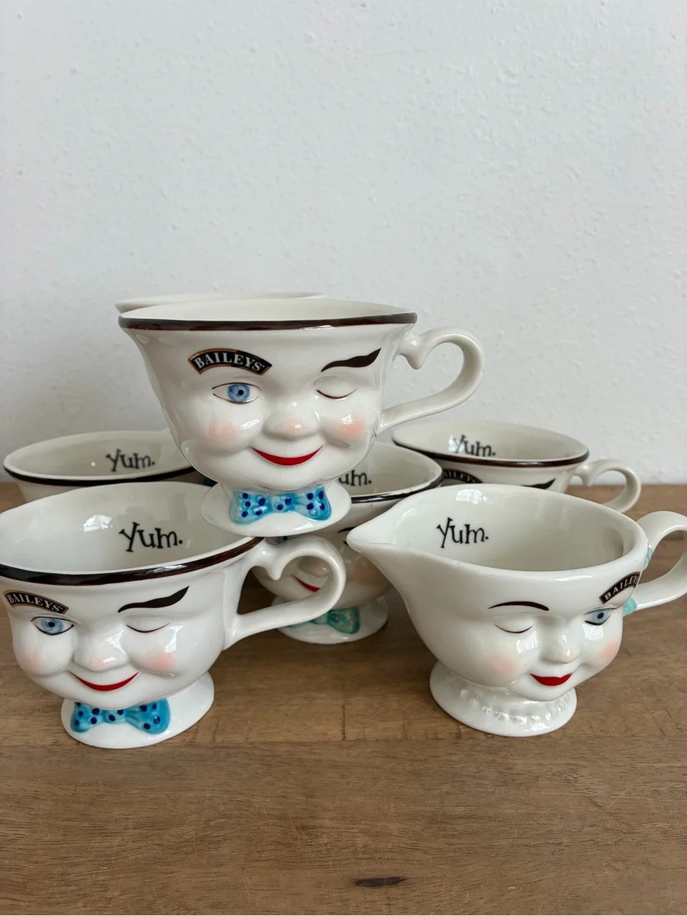 Baileys White Wink Face Teacup and Creamer Set 8 boy or girl